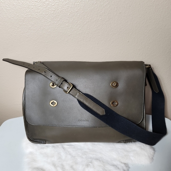 Coach 70861 Mens Legacy Dark Olive Leather Large Courier Messenger Bag EUC - Picture 1 of 13